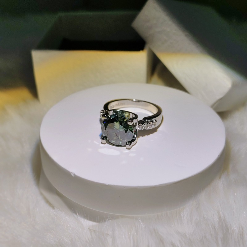 S925 Silver Inlaid 5-Carat Moissanite Ring, Elegant Engagement Ring